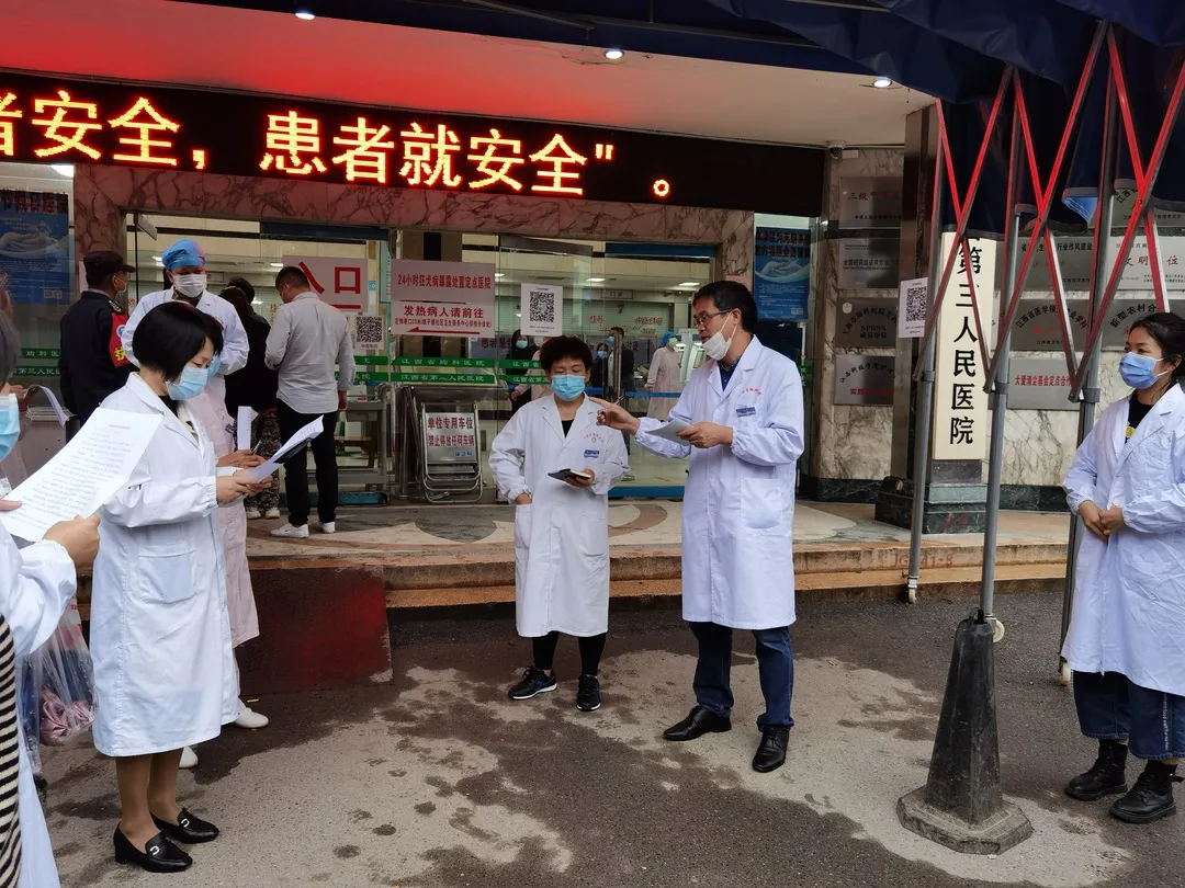 2025澳门原料网站开展疫情防控实战演练 全面提升应急救治能力